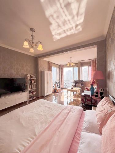 Jeifangbei Central Business District Apartment | Xiao Yu Residential Apartment Near Jiefangbei and Hongya Cave