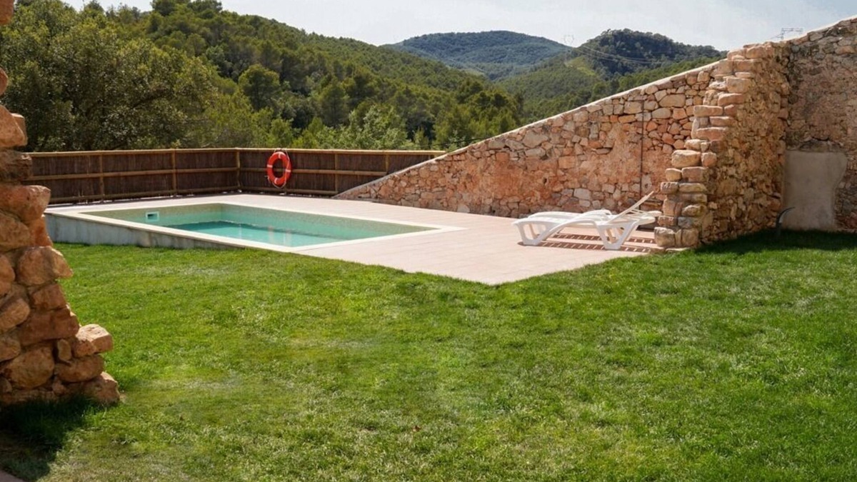 El Pla de Manlleu Cottage | XIII century cottage surrounded of vineyards