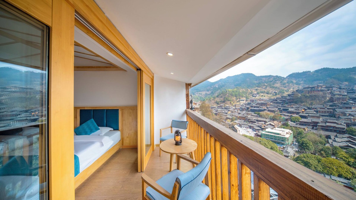 Qiandongnan Hotel | Xijiang Yunting Light Luxury Panoramic