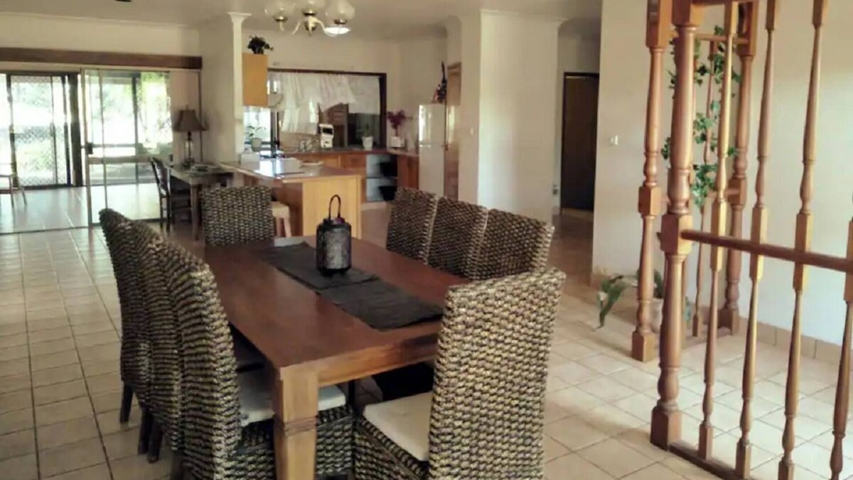 Atherton House | XL Spacious & Convenient 6 bed Tableland Treat