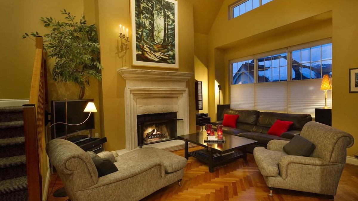 Blueberry Hill Cabin | XMAS/NY avail Epic Home-Stunning Mountain Views-Private Hot tub-Ski in/out park