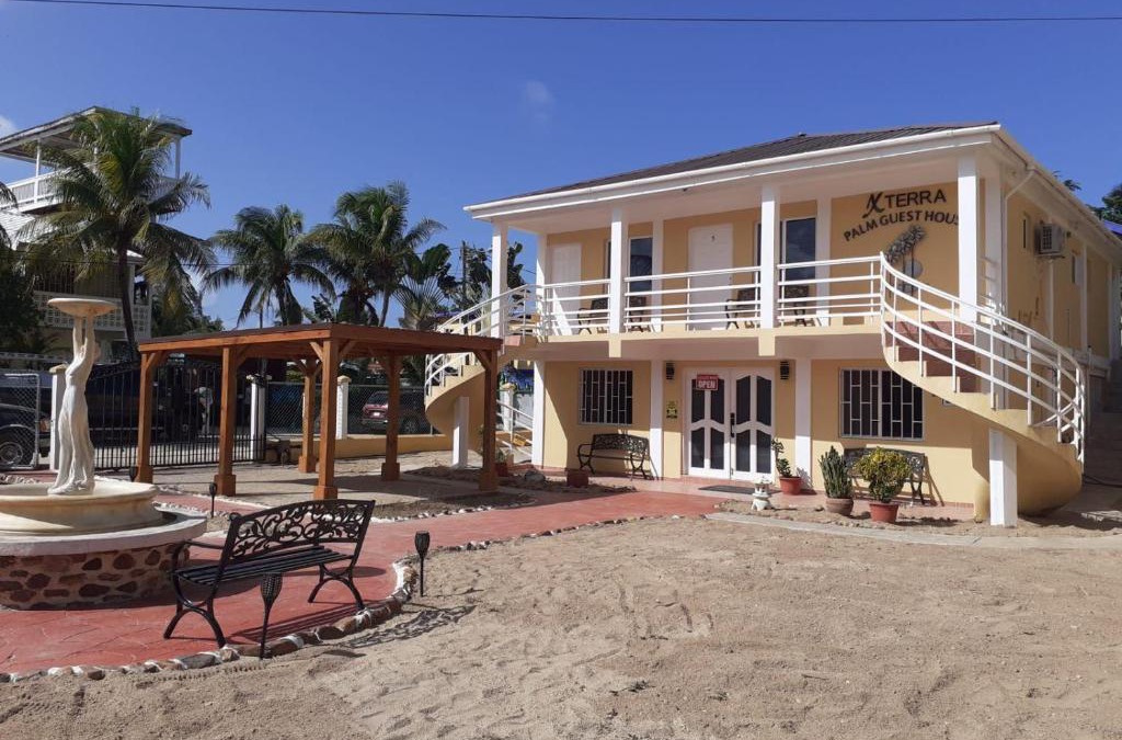 Hopkins House | Xterra Palm Guest House