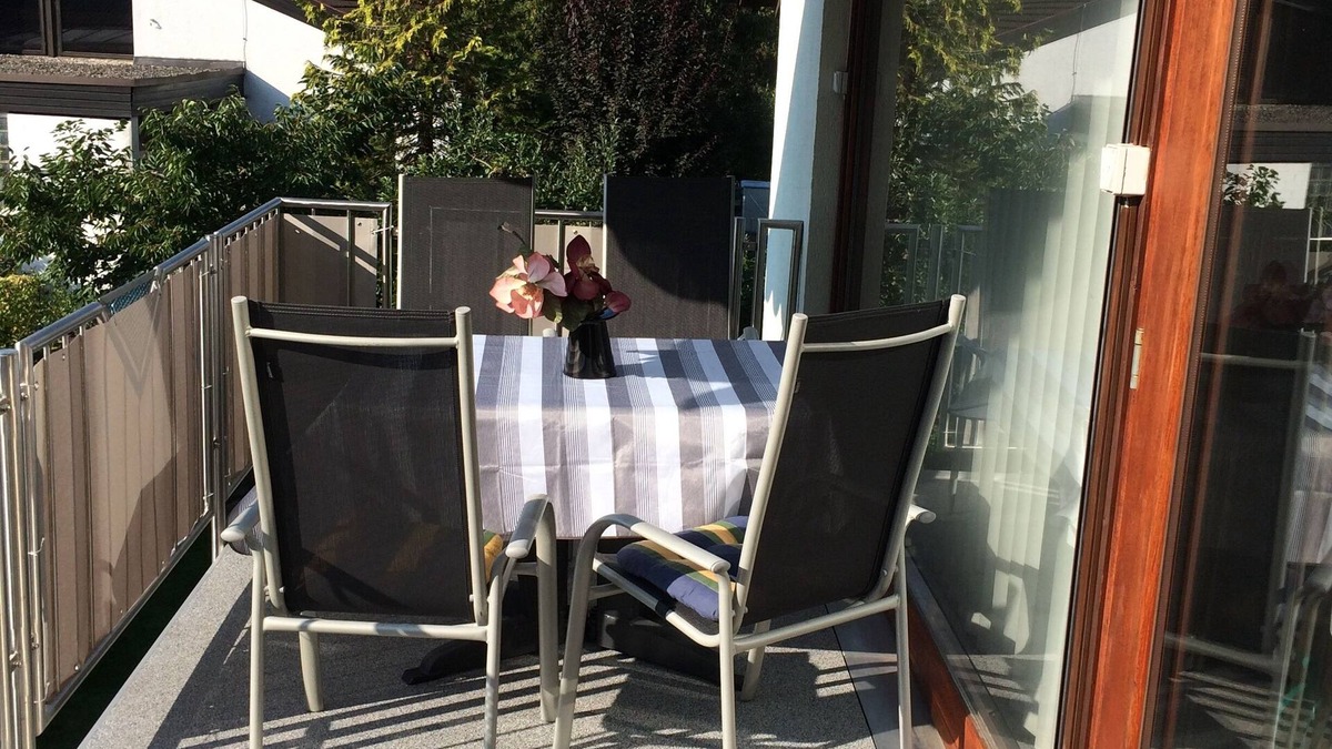 Cadolzburg Apartment | XXL vacation apartment to Nuremberg 10 KM and 5 KM to Playmobilpark Zirndorf,