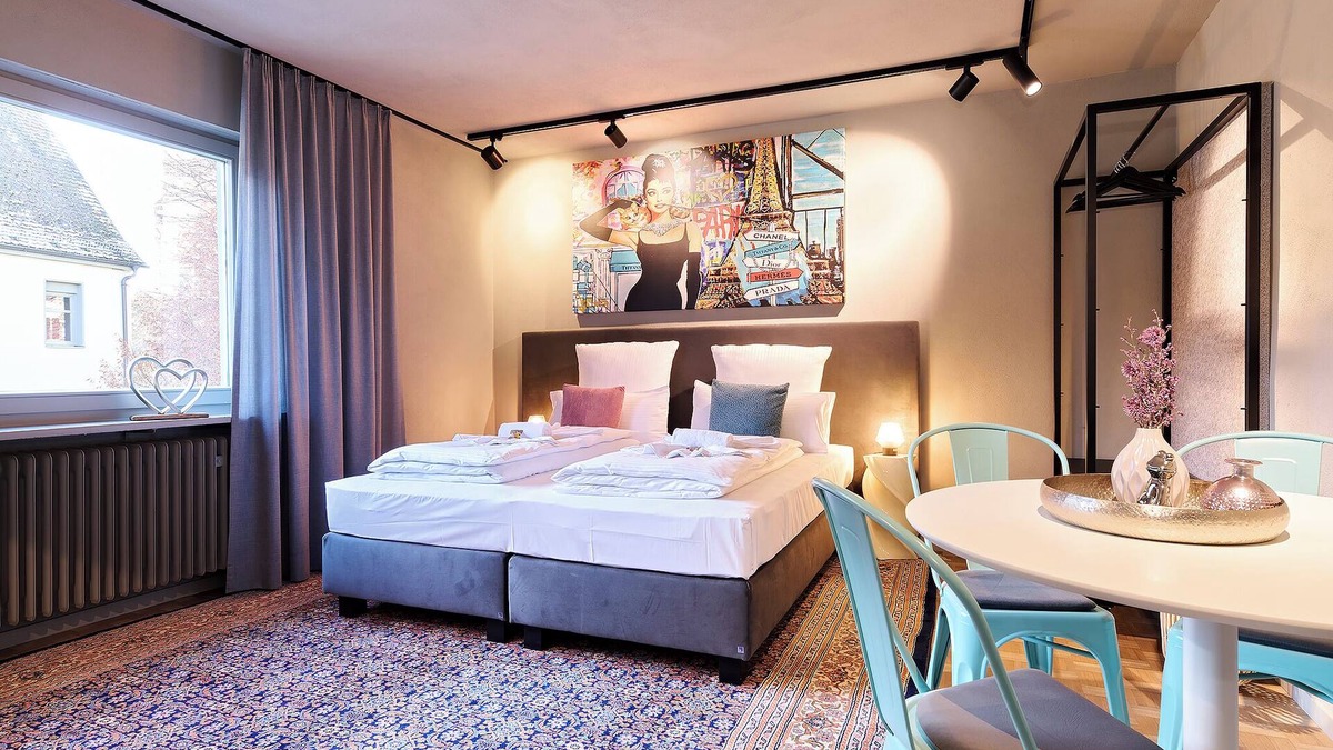 Ottensoos Apartment | XZLLENZ: 7 pers. | S-Bahn-Nuremberg | Parking | Kitchen | Bathroom | Smart-TV | Wellbeing