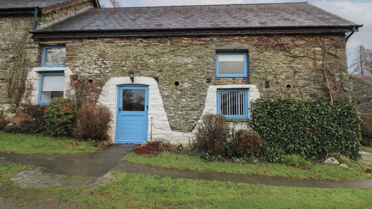 Llanybydder Cottage | Y BEUDY, pet friendly, character holiday cottage in Llanybydder