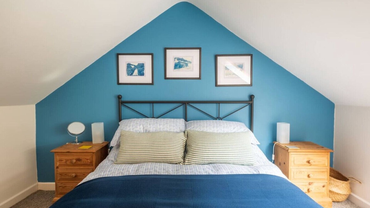 Solva Cottage | Y Bothy · Riverside Bothy In Heart of Scenic Harbour Village