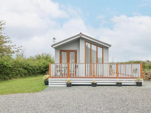 Llanfairpwllgwyngyll House | Y Caban