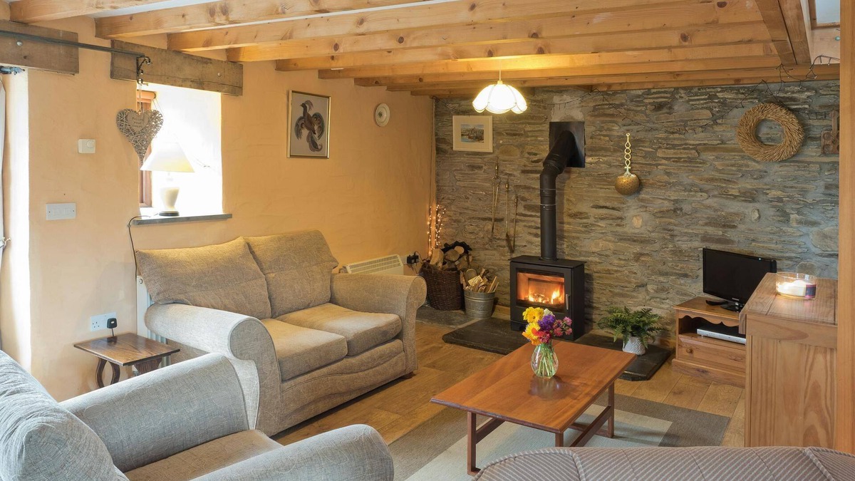 Cilgerran Cottage | Y Cartws, Cardigan - Two Bedroom Cottage, Sleeps 4