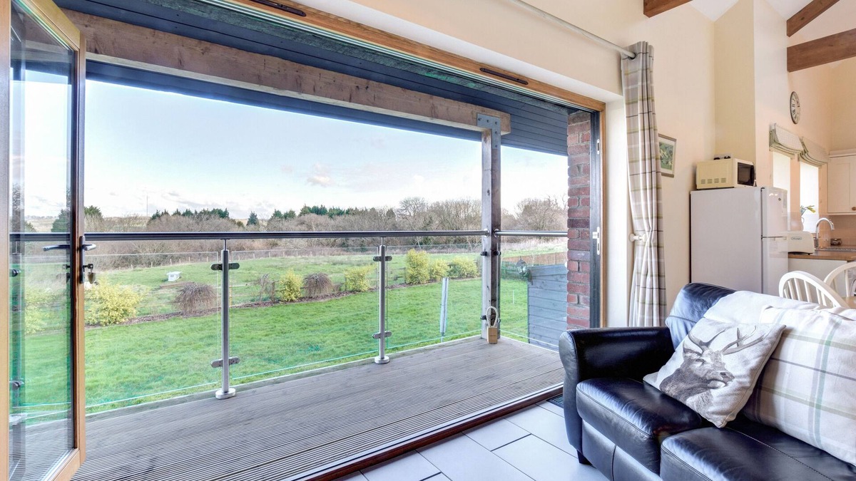 Barry House | Y Cudyll Coch - Two Bedroom House, Sleeps 4