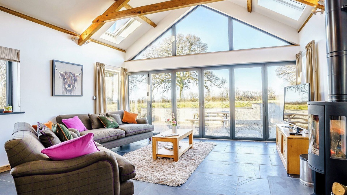 Llandissilio West Cottage | Y Glowty Newydd - UK31701