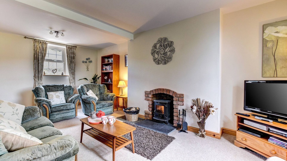 Machynlleth House | Y Llwyn - Four Bedroom House, Sleeps 6