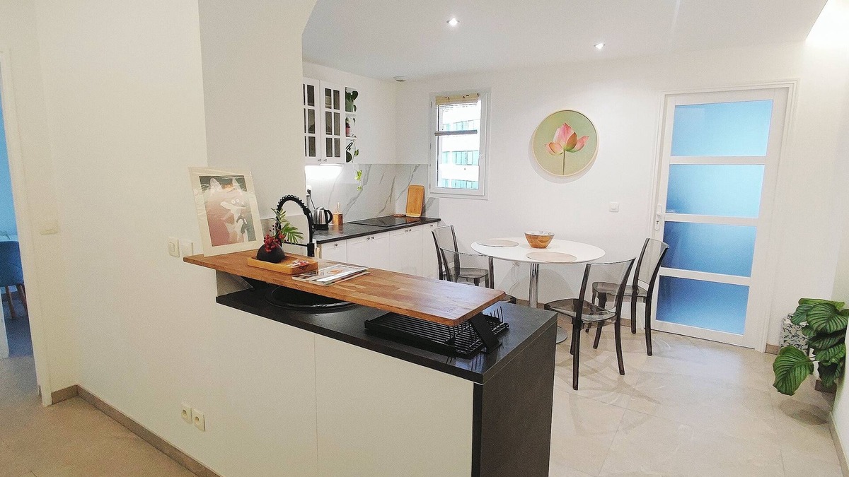 Montigny-le-Bretonneux Apartment | Y Space à 200m de la Gare de St. Quentin en Yvelines, 10 Minutes de Versailles