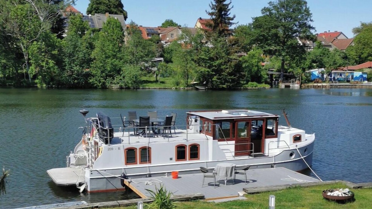 Hohenlychen Boat Rental | Yacht charter in Mecklenburg Lake District. Cormorant 1260 (1998)