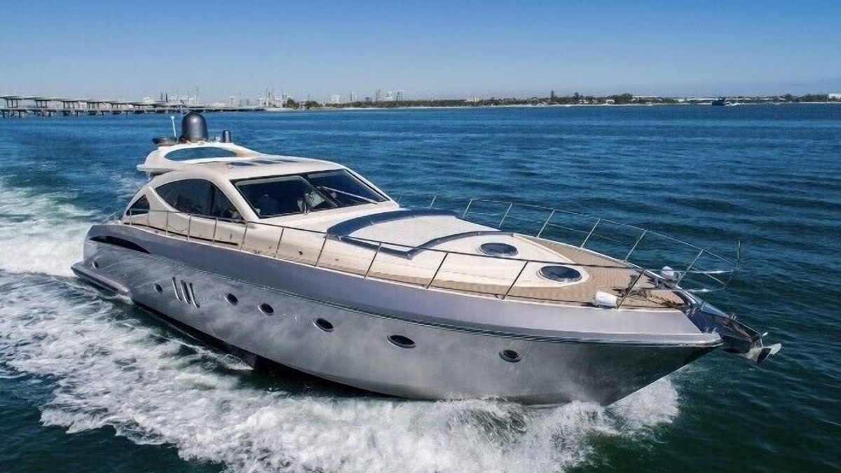 Downtown Miami Boat Rental | Yacht charter , Sunsekeer Manhatan 70 foot , 4 hours min , 6 hours max