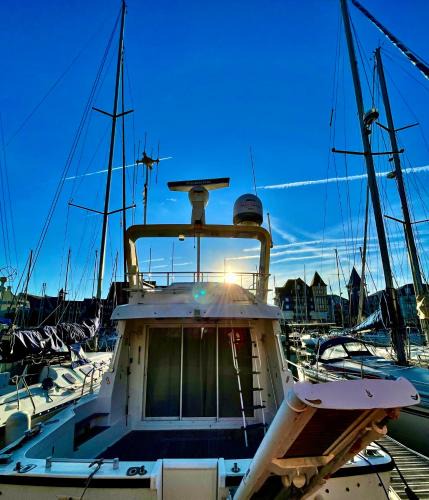 Deauville City Centre Boat Rental | YACHT DEAUVILLE