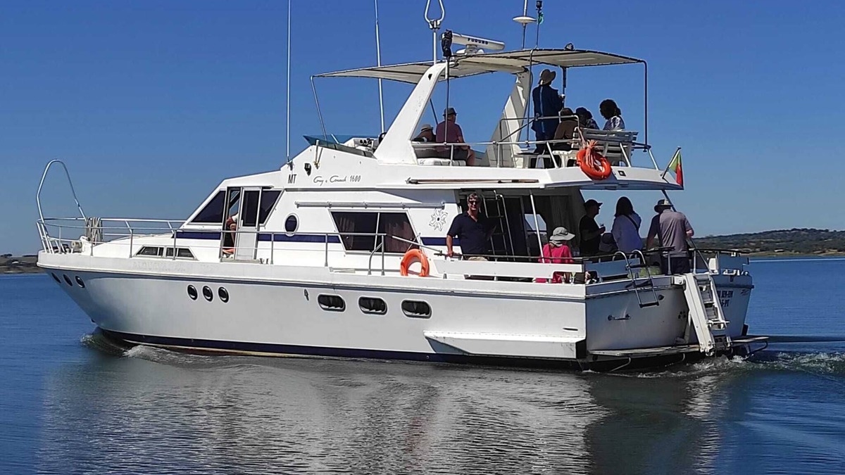 Reguengos de Monsaraz Boat Rental | Yacht Glória Sem-Fim in Monsaraz