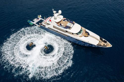 Cannes Old Town Boat Rental | Yacht iRama Cannes