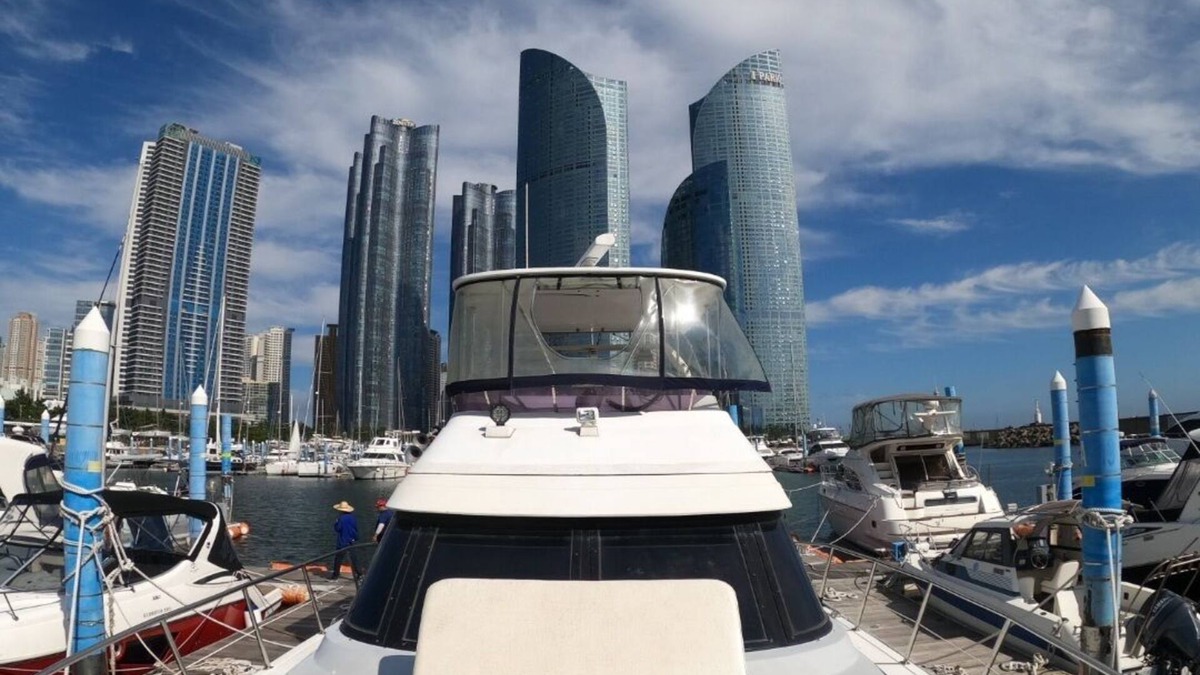 Haeundae Boat Rental | Yacht King