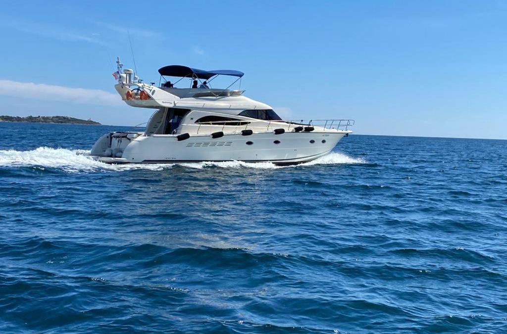 Porto-Vecchio Boat Rental | Yacht le Yauta Porto Vecchio