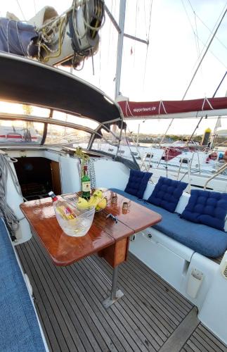 Las Galletas Boat Rental | Yacht Oceanis Clipper