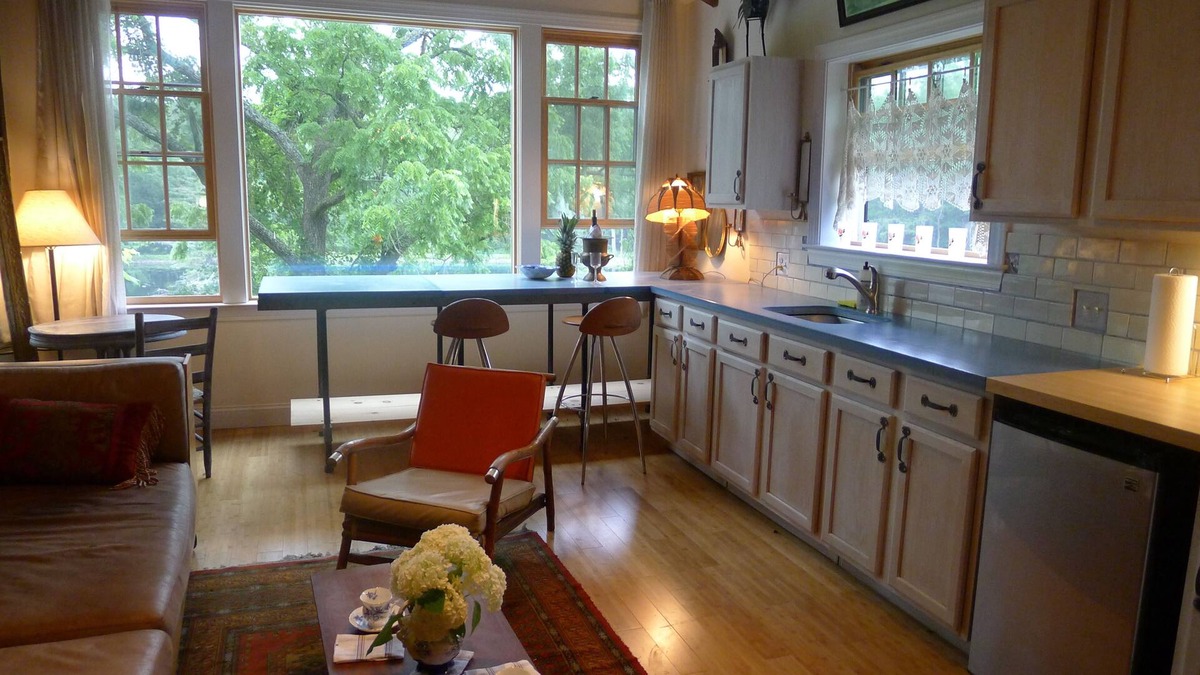 Perkasie House | Yaffa's Blue Heron Farm - Charming, lake side barn in Bucks County