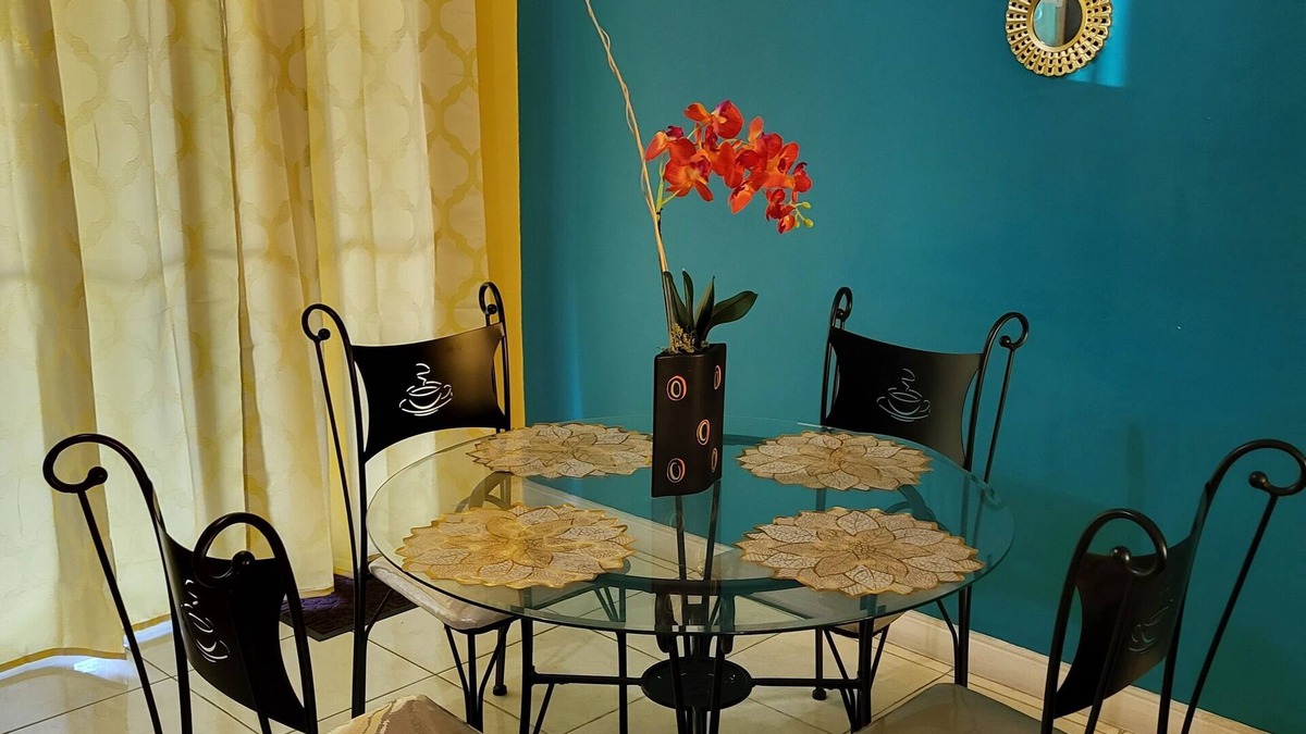 Spanish Town House | Yahweh's housenSpacious Town house gated community. Near gas station supermarket