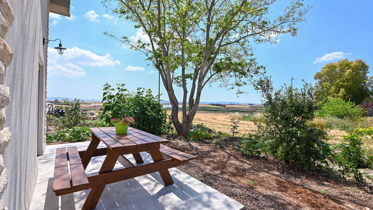 Emek Izrael Cottage | YalaRent Valley view Boutique cottages