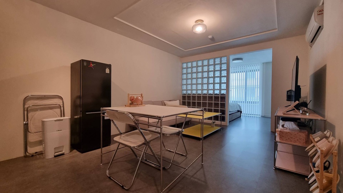 Gangnam Apartment | Yangjae Station & Stream Stay (3 minutes walk to the wonderful stream trail)
