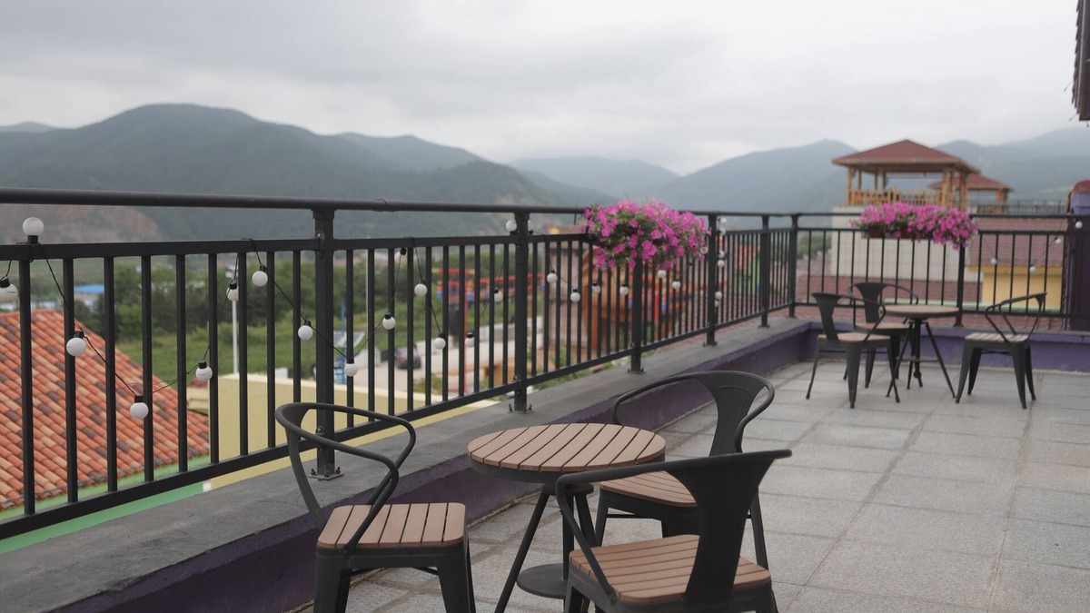 Yanji Hotel | Yanji May Lilac Homestay Village