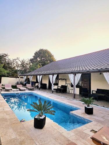 Costinesti House | YANNIS GUEST HOUSE
