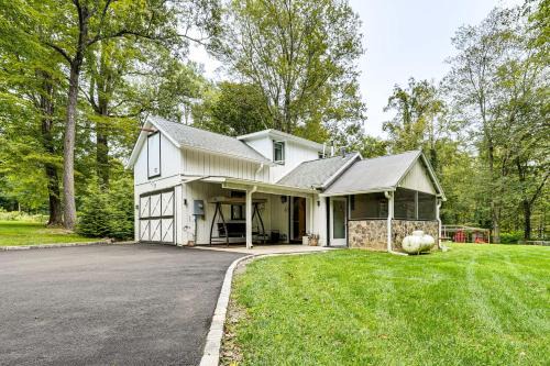Redding Ridge House | Yard with Games Cottage 2 Mi to Saugatuck Reservoir