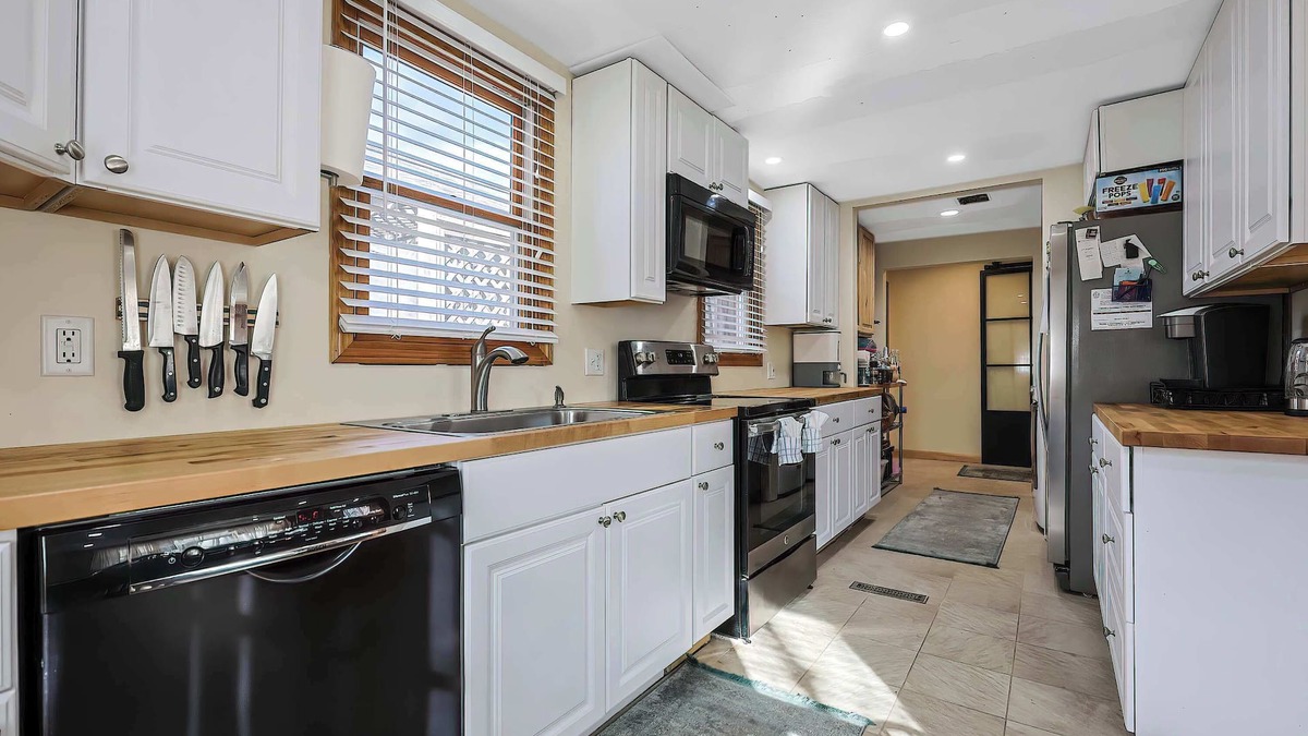 Bass River House | Yarmouth Escape with Pond Views & Modern Comfort