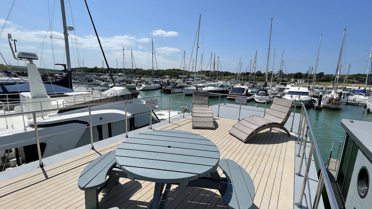 Yarmouth Boat Rental | Yarmouth Waterlodge Floating Apartment (Harbour Haven), Waterlodge 2