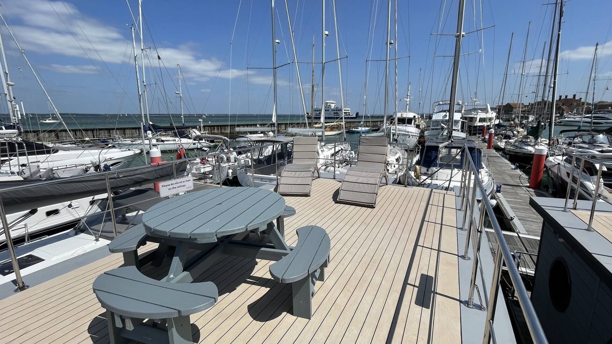 Yarmouth Boat Rental | Yarmouth Waterlodge Floating Apartment (Solent Serenity), Waterlodge 1