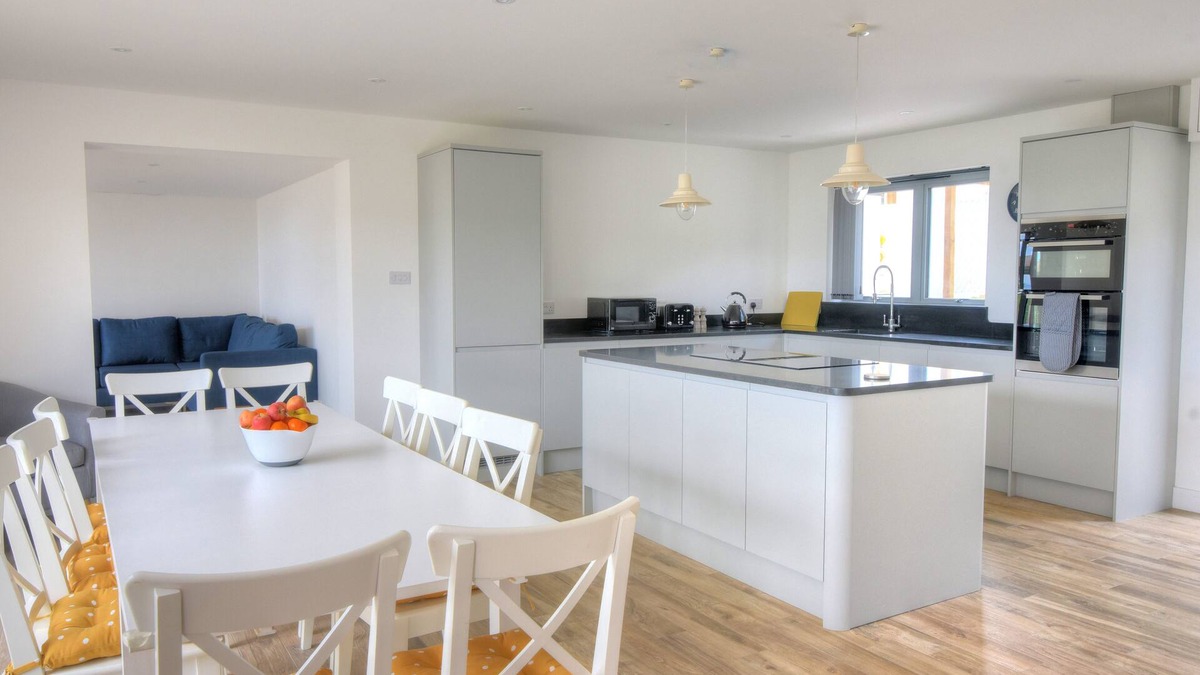Charmouth House | YARROW, pet friendly, country holiday cottage in Charmouth
