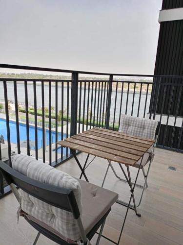 Abu Dhabi Apartment | Yas Canal 1 Luxury Apartment by the Canal Near F1