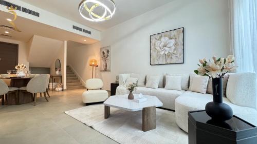 Abu Dhabi Apartment | Yas Garden Luxe 4BR - Luxury Stay with Cozy Garden Space Near Yas Mall & Marina