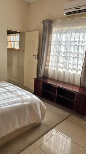 Ladysmith Bed & Breakfast | Yaseens B&B