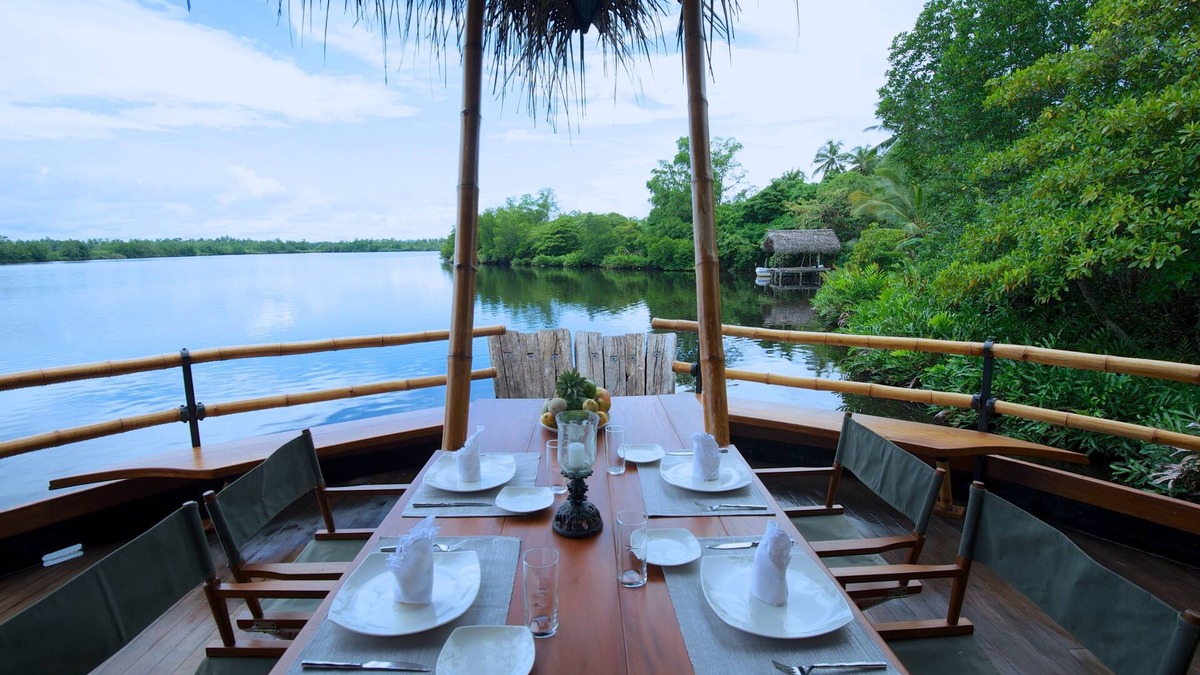 Aturuwella Boat Rental | Yathra Houseboat