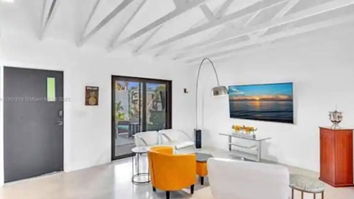 Oakland Park House | YDarshHome-2