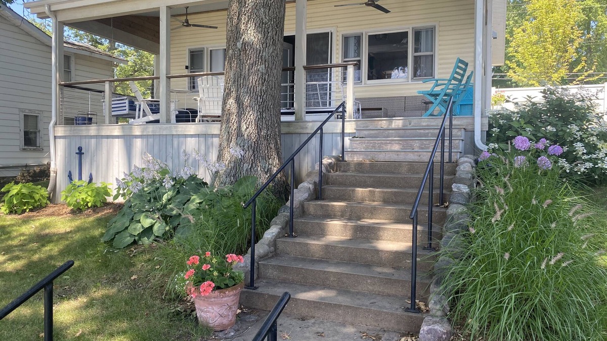 North Webster House | Year around, updated, lakefront home on beautiful all-sport Webster Lake.