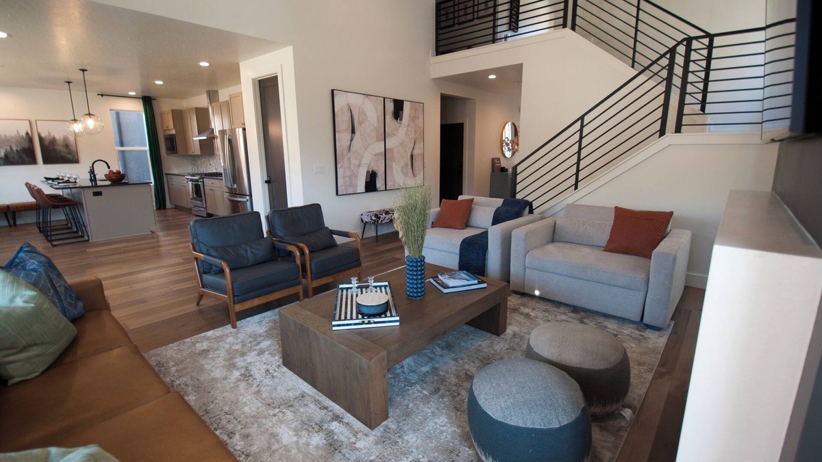 Mountain Green House | Year-Round Getaway by Snowbasin Hike, Ski & Relax