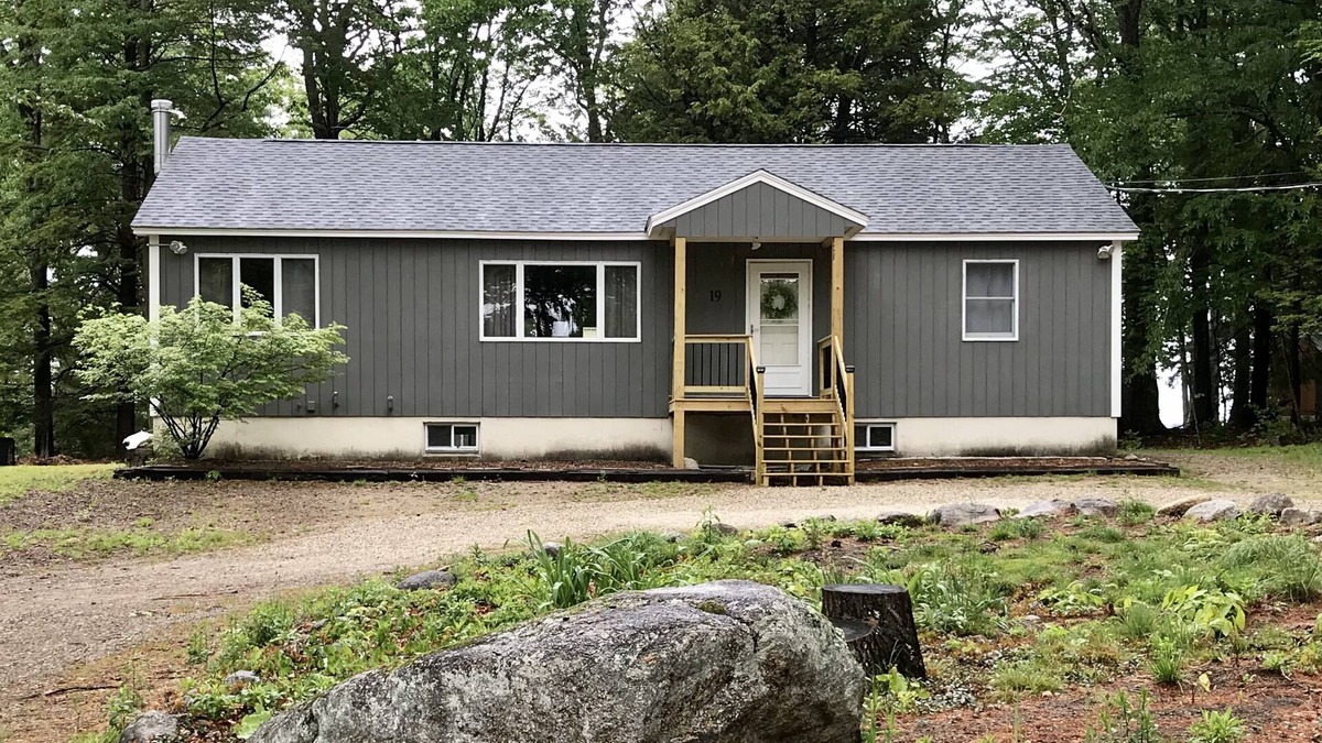 Middleton House | Year-Round Home with access to Beautiful Sunrise Lake, Beach, and Winter Fun!