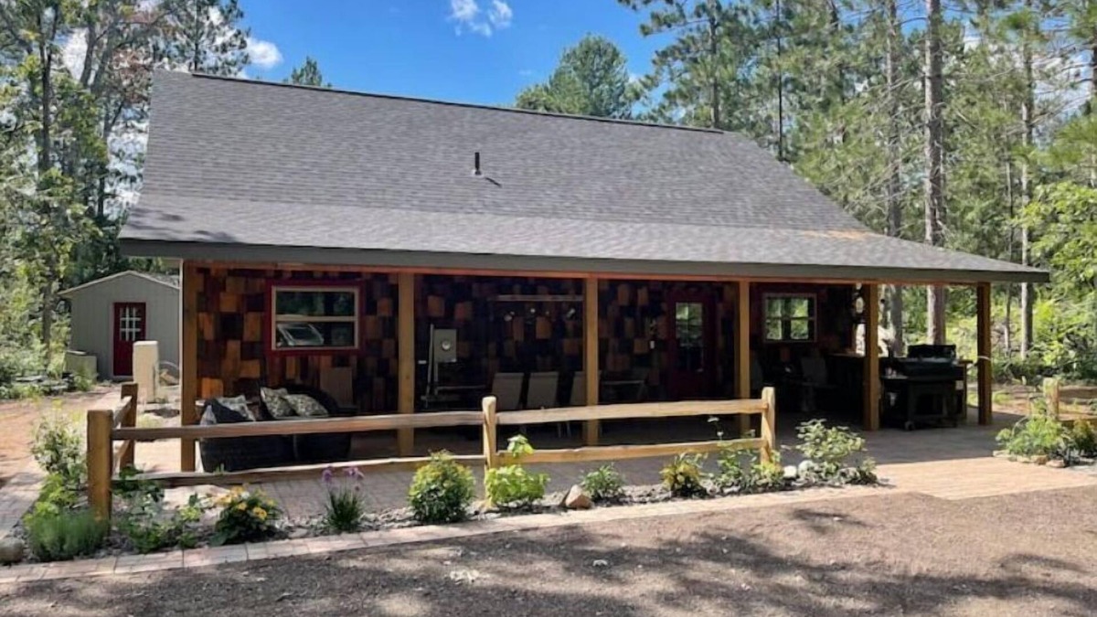 Markville Cabin | Yellow Acre: a newly built cabin on Yellow Rivern
