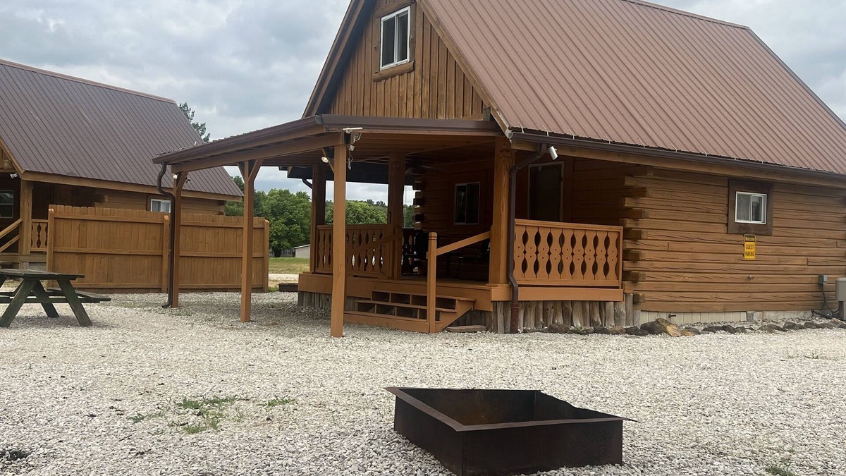 Stendal Cabin | Yellow Banks Log Cabin With Waterfront Views