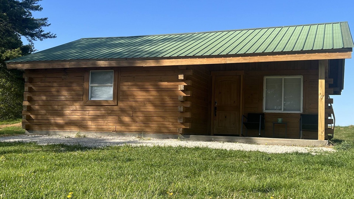 Stendal Cabin | Yellow Banks Log Cabin with Lake Views