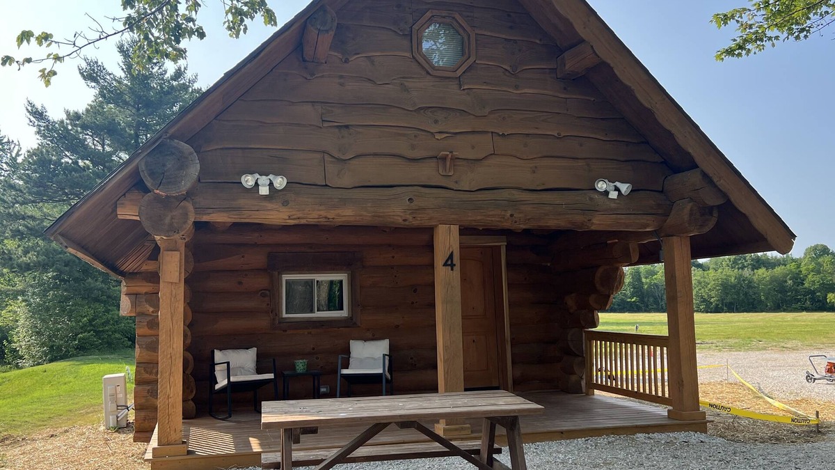 Stendal Cabin | Yellow Banks Log Cabin With Waterfront Views