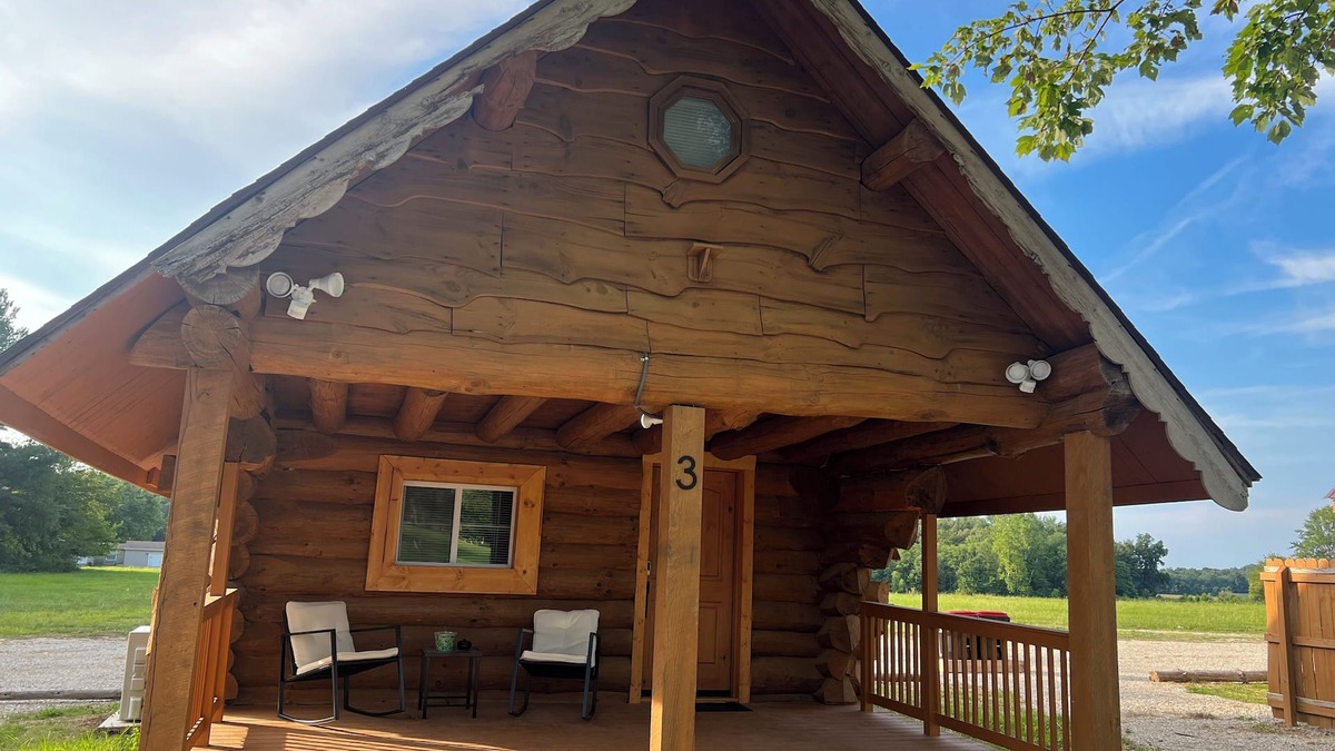 Stendal Cabin | Yellow Banks Log Cabin With Waterfront Views