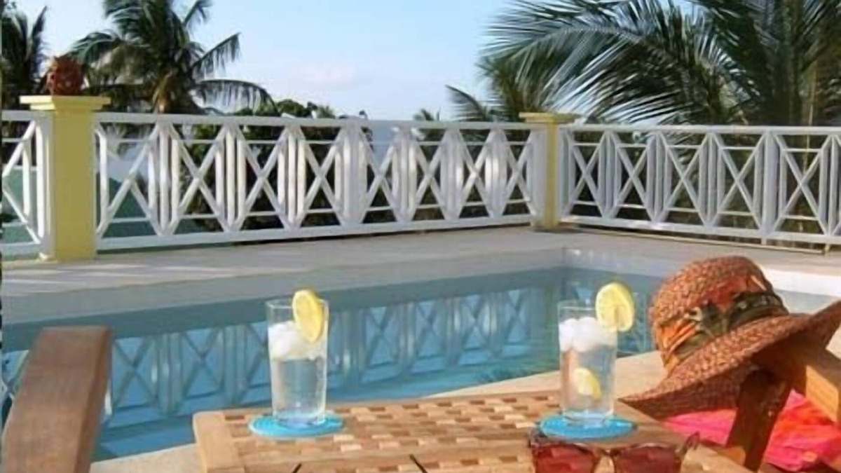 Barnes Ghaut Villa | Yellow Bird Villa