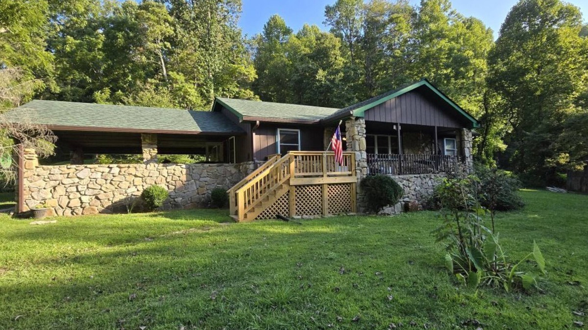 Robbinsville House | Yellow Creek Cabin: Robbinsville